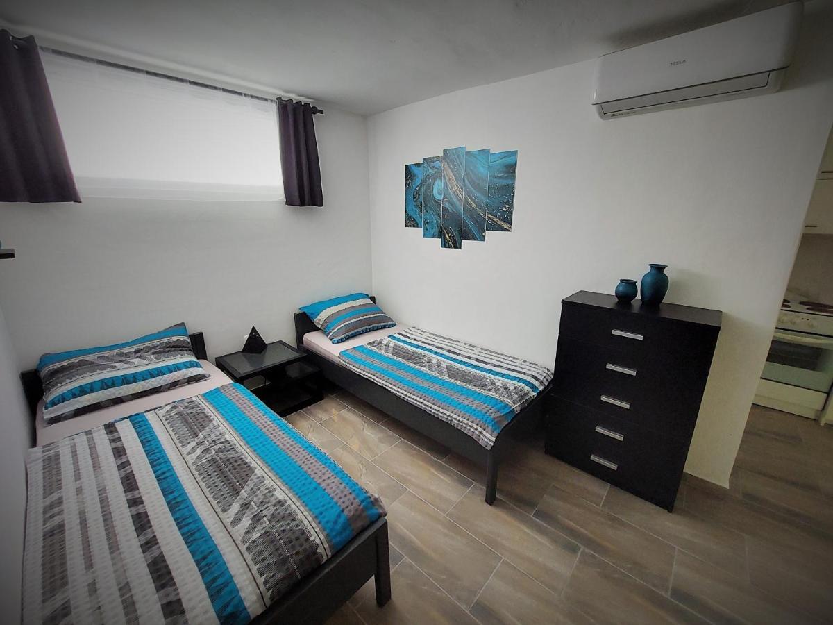 Apartments Maltasic Vir Exterior foto